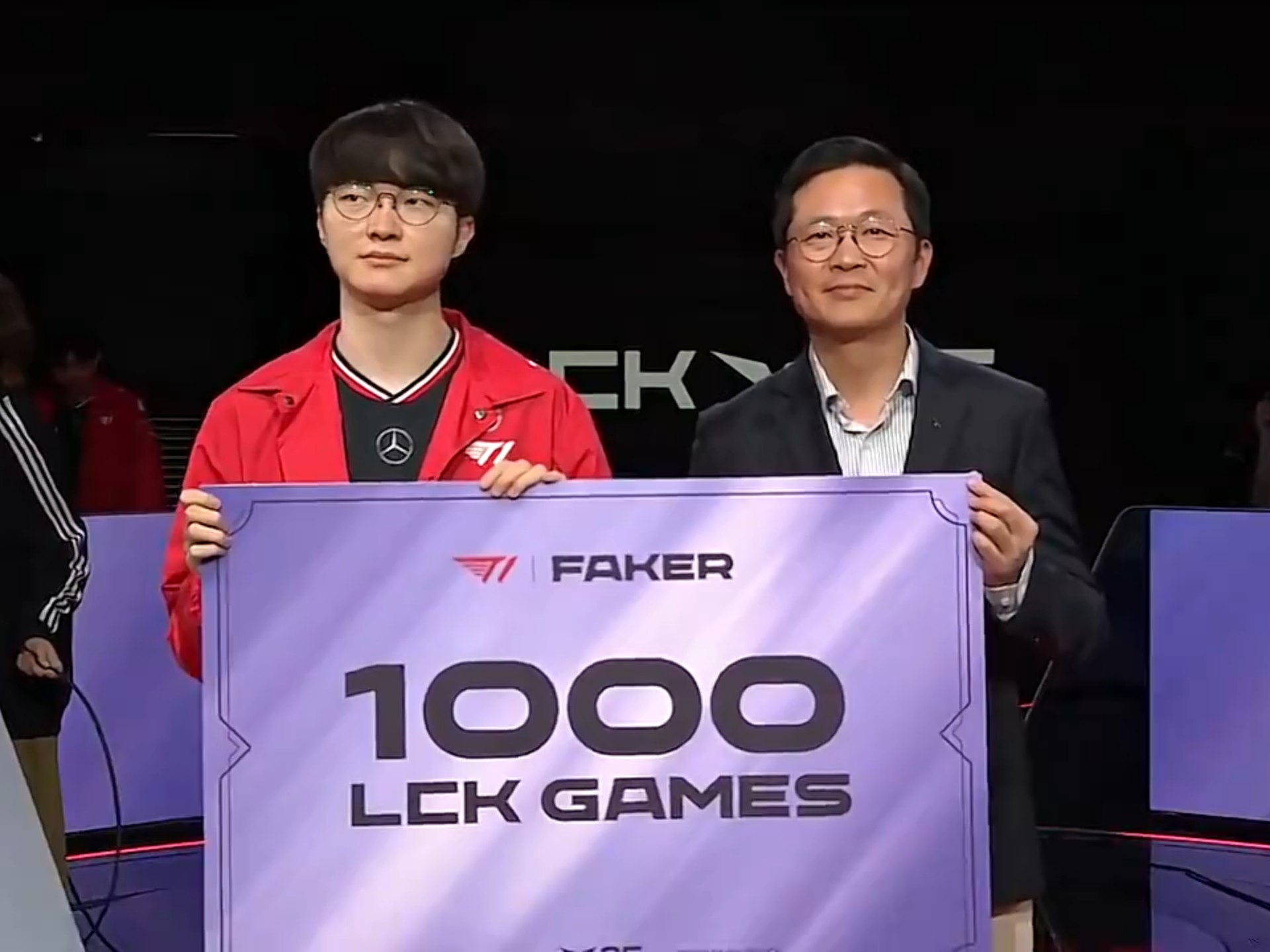 包含Faker迎来十赛季出色发挥，公牛观众热烈欢呼！上演精彩一战的词条-开云官网APP